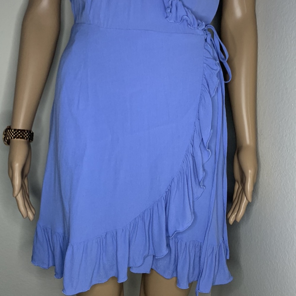 Dress - Picture 4 of 9